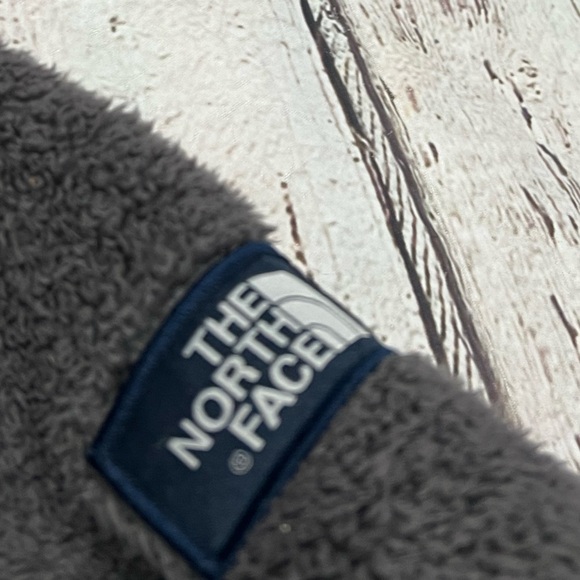 Women's The North Face Plush Faded Purple Hoodie Fleee Pullover Jacket - Picture 3 of 6